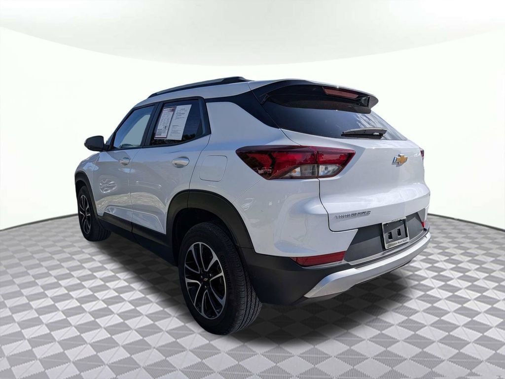 Used 2025 Chevrolet TrailBlazer LT FWD image 5