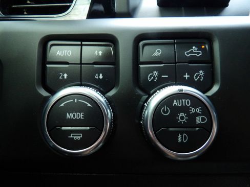 Used 2024 GMC Sierra 2500 AT4 w/ AT4 Premium Plus Package AWD/4WD image 20
