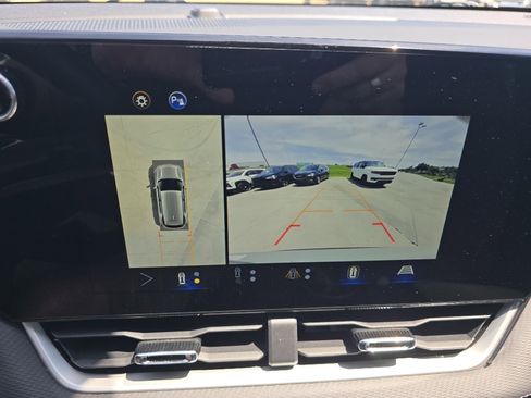 Used 2025 Chevrolet Equinox LT w/ Safety and Technology Package FWD image 25