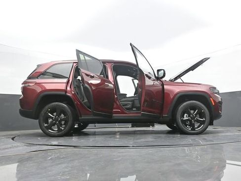 New 2025 Jeep Grand Cherokee Altitude AWD/4WD image 69