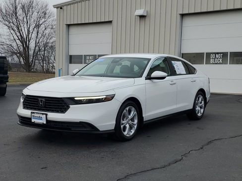 Certified 2023 Honda Accord LX image 3