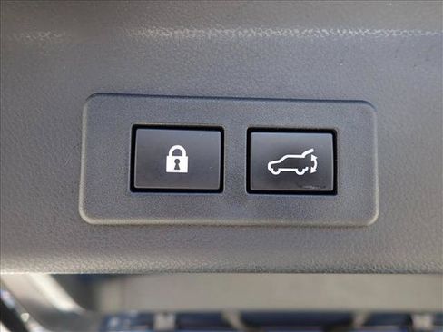 Certified 2025 Subaru Ascent Premium AWD/4WD image 9