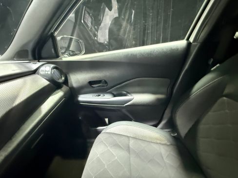 Used 2020 Nissan Kicks S image 16