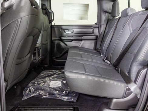 New 2026 RAM 1500 Express AWD/4WD image 34
