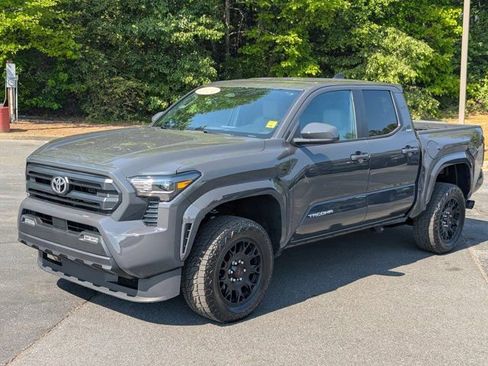 Used 2024 Toyota Tacoma SR5 RWD image 3