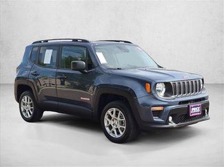 Used 2023 Jeep Renegade Latitude w/ Sun/Sound Group AWD/4WD video 3