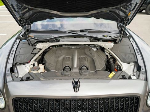 Used 2022 Bentley Flying Spur Plug-In Hybrid image 15