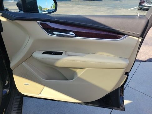 Used 2019 Cadillac XT5 Luxury image 23