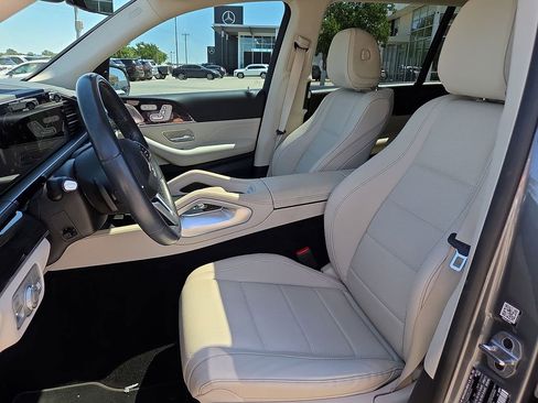 Used 2022 Mercedes-Benz GLS 450 4MATIC image 16