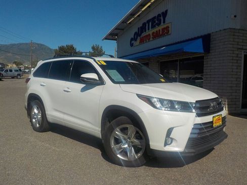 Used 2018 Toyota Highlander Limited Platinum image 15