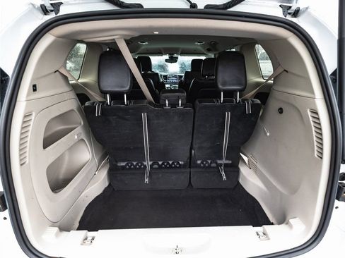 Used 2024 Chrysler Pacifica Touring-L FWD image 38