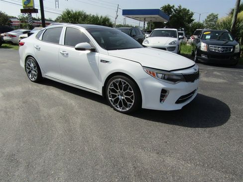 Used 2016 Kia Optima SX w/ Chrome Wheel Package FWD image 3