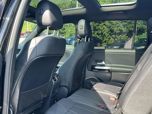 Used 2023 Mercedes-Benz GLB 250 4MATIC image 14
