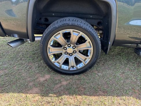 Used 2018 GMC Sierra 1500 Denali w/ Denali Ultimate Package image 10