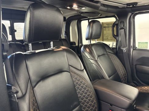Used 2021 Jeep Gladiator Overland image 27