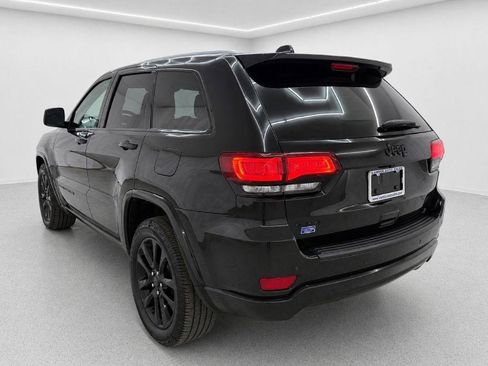 Used 2019 Jeep Grand Cherokee Altitude AWD/4WD image 5