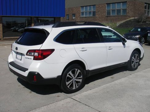 Used 2018 Subaru Outback 2.5i Limited w/ Popular Package #2 image 5
