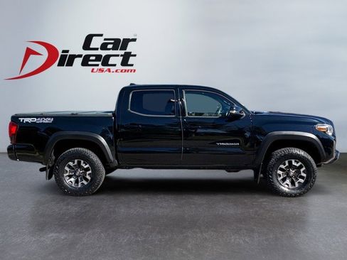 Used 2019 Toyota Tacoma TRD Off-Road w/ TRD Premium Off Road Package image 3
