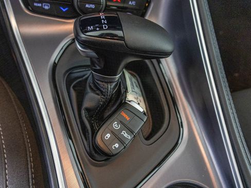 Used 2022 Dodge Challenger R/T w/ Driver Convenience Group image 31