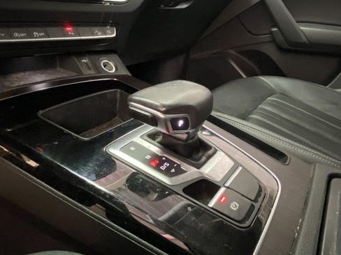 Used 2021 Audi Q5 2.0T Premium w/ Convenience Package AWD/4WD image 21