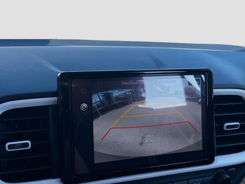 Used 2024 Hyundai Venue Limited image 14