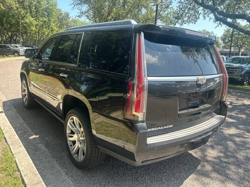 Used 2017 Cadillac Escalade Premium Luxury RWD image 8