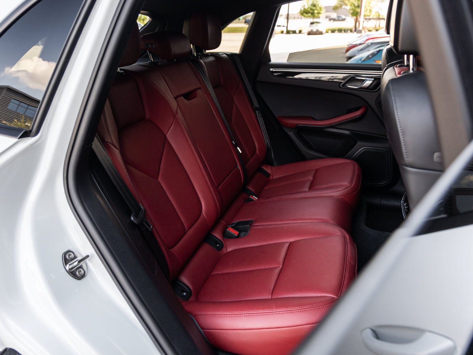 Certified 2023 Porsche Macan AWD/4WD image 42