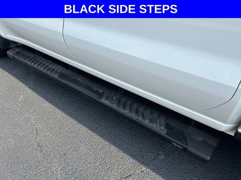 Used 2022 Chevrolet Silverado 1500 LTZ w/ Z71 Off-Road Package image 8