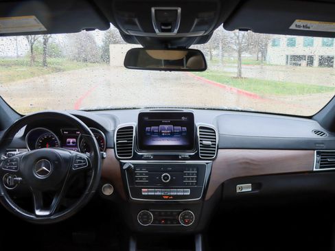 Used 2017 Mercedes-Benz GLS 450 4MATIC image 31