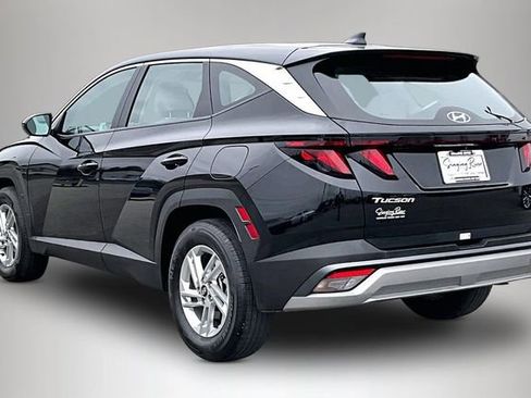 Used 2025 Hyundai Tucson SE image 4