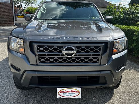 Used 2024 Nissan Frontier SV image 10