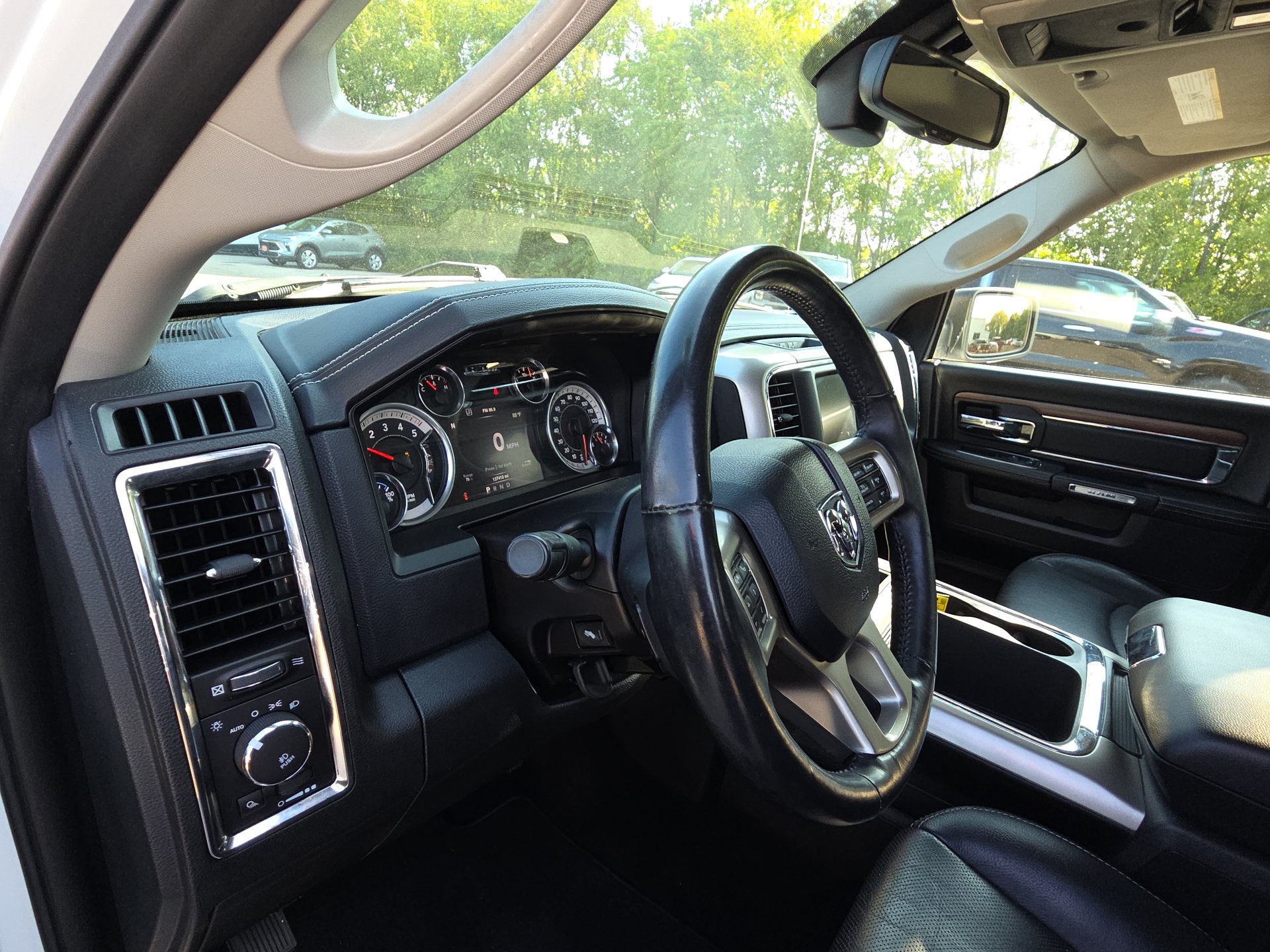 Used 2016 RAM 1500 Laramie w/ Convenience Group AWD/4WD image 15