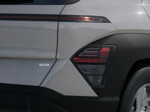 New 2027 Hyundai Kona SE AWD/4WD image 13