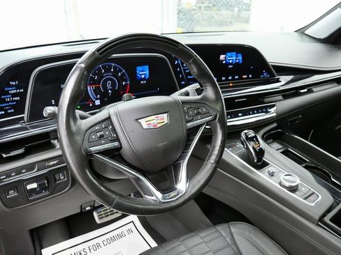 Used 2023 Cadillac Escalade ESV V image 12