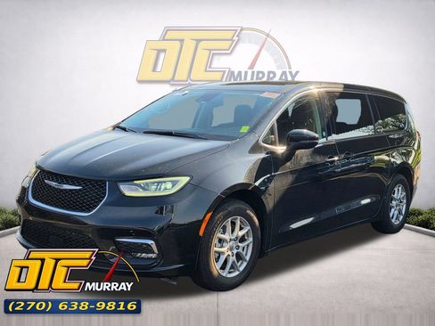 Used 2023 Chrysler Pacifica Touring-L FWD image 1