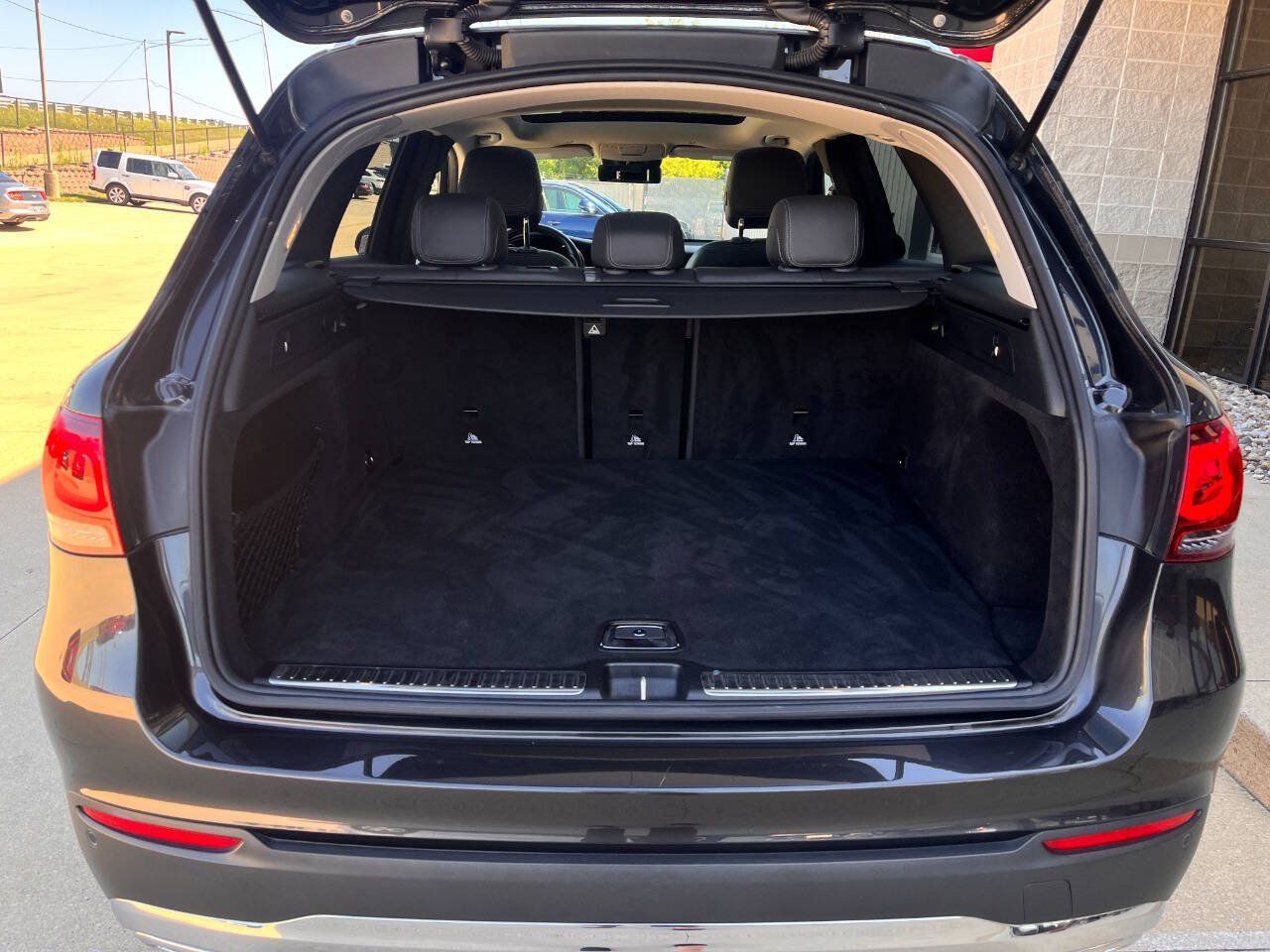 Used 2021 Mercedes-Benz GLC 300 4MATIC image 20