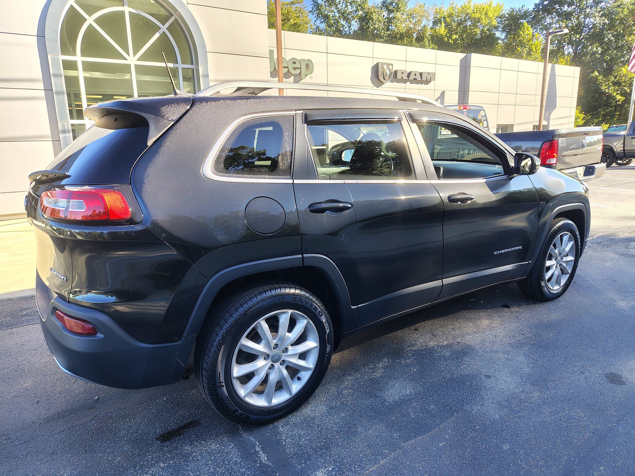 Certified 2016 Jeep Cherokee Limited AWD/4WD image 14