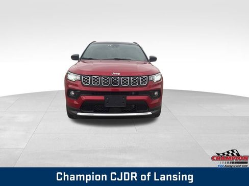 Used 2025 Jeep Compass Limited image 8