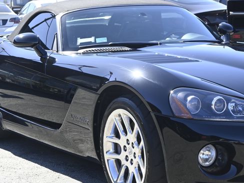 Used 2003 Dodge Viper SRT-10 image 18