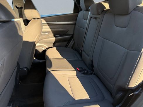 Used 2022 Hyundai Tucson SE w/ Cargo Package image 19