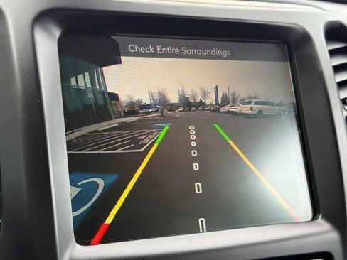 Used 2018 Jeep Cherokee Limited image 16