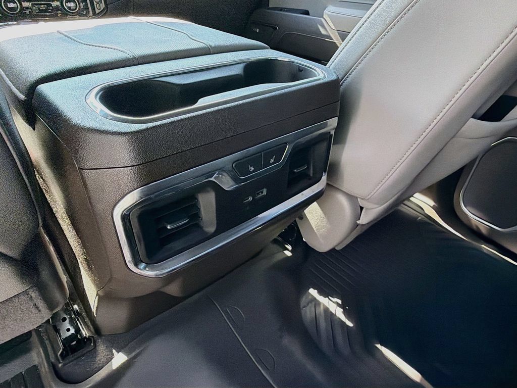 Used 2025 Chevrolet Silverado 1500 LTZ AWD/4WD image 28