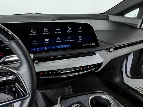 Certified 2025 Cadillac Optiq Luxury 1 AWD/4WD image 17