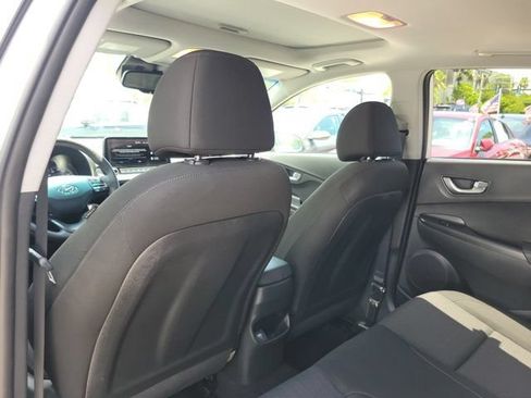 Certified 2023 Hyundai Kona SEL w/ Convenience Package FWD image 8