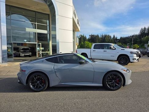 Used 2024 Nissan Z Performance w/ Floor Mat Package RWD image 2