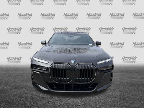 Certified 2025 BMW 760i xDrive w/ Executive Package image 3