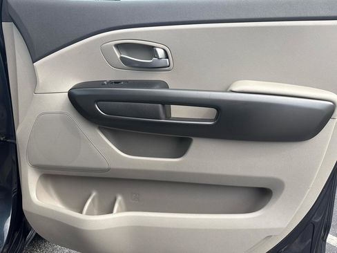 Used 2017 Kia Sedona LX image 13