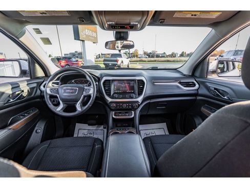 Used 2023 GMC Acadia SLE w/ Driver Convenience Package image 10