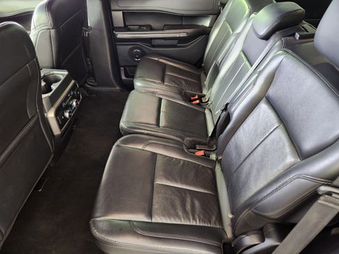 Used 2020 Ford Expedition XLT w/ Equipment Group 202A AWD/4WD image 14