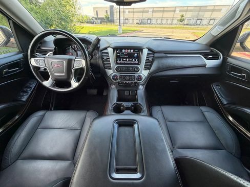 Used 2019 GMC Yukon XL SLT w/ HD Trailering Package image 18